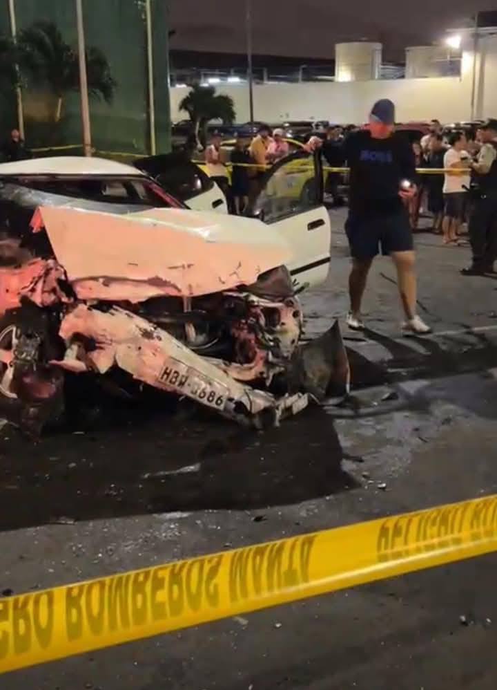 TRÁGICO ACCIDENTE EN LA VÍA PUERTO-AEROPUERTO DE MANTA DEJA UNA VÍCTIMA MORTAL Y VARIOS HERIDOS