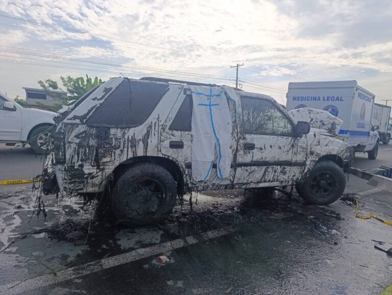 CINCO PERSONAS FALLECEN EN TRÁGICO ACCIDENTE EN LA VÍA LOMAS DE SARGENTILLO – NOBOL