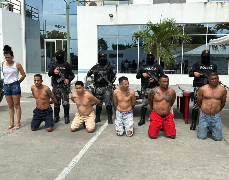 OPERATIVO “APOLO 16” DEJA 31 DETENIDOS Y GRAN CANTIDAD DE ARMAS Y VEHÍCULOS INCAUTADOS EN MANABÍ
